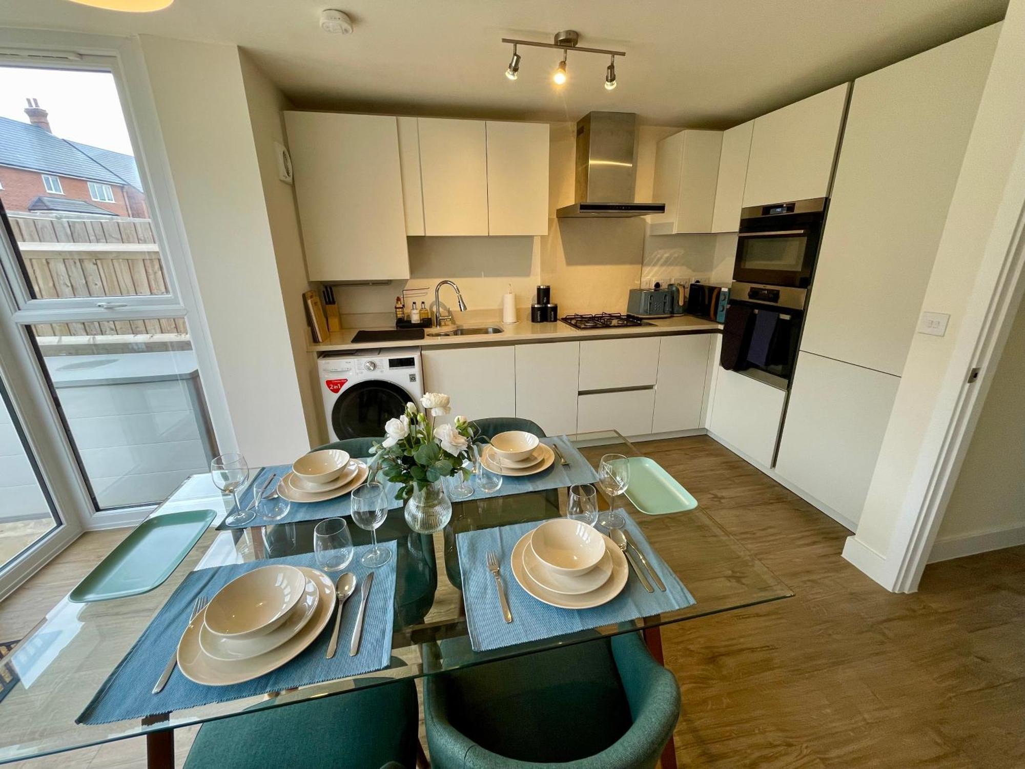 3-Bedroom Luxury Stay With Free Parking Market Harborough Extérieur photo