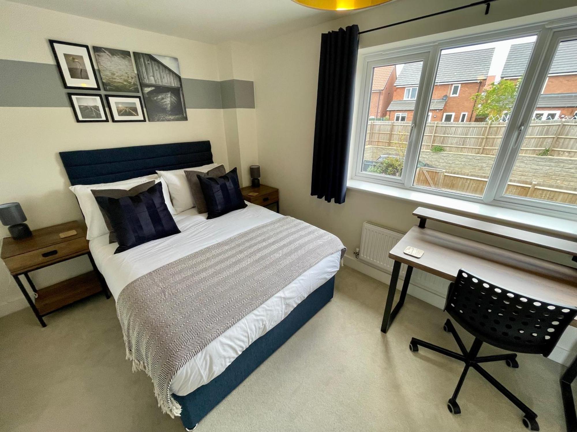 3-Bedroom Luxury Stay With Free Parking Market Harborough Extérieur photo